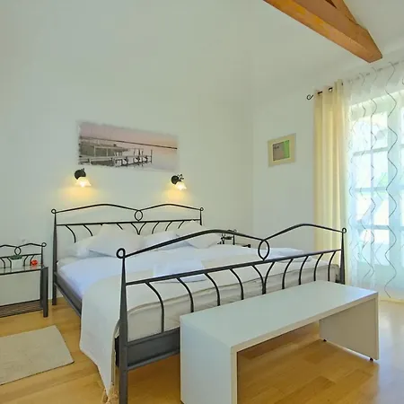 Ferienhaus Zelda Ližnjan